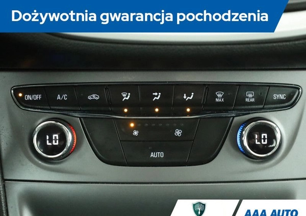 Opel Astra cena 48000 przebieg: 106762, rok produkcji 2018 z Bełchatów małe 211